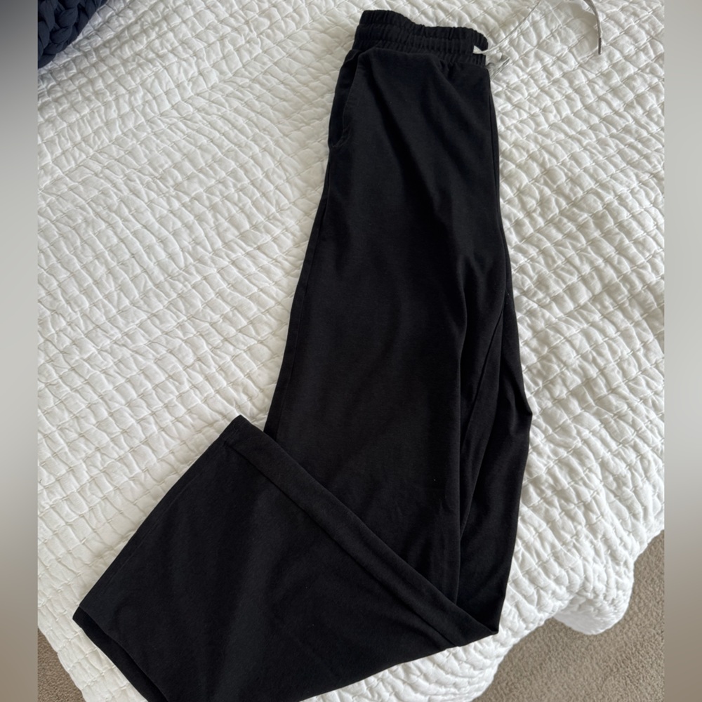 Vuori Black Track Pants wide leg halo